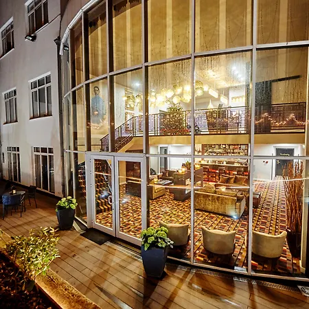 Floris Avenue 4*