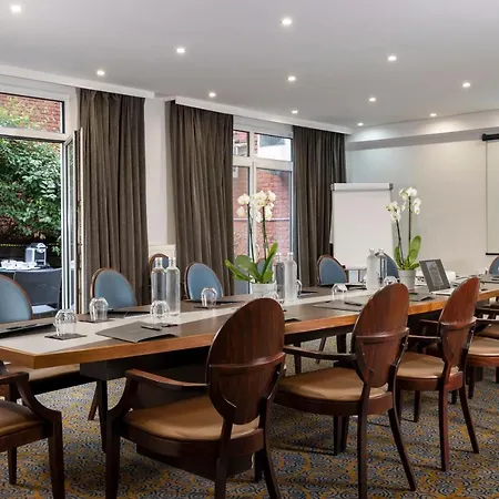 Hotel Floris Avenue 4*