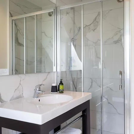 Floris Avenue 4*